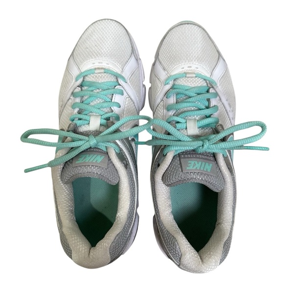 Nike Women’s 10.5 Running Shoe - Picture 2 of 12